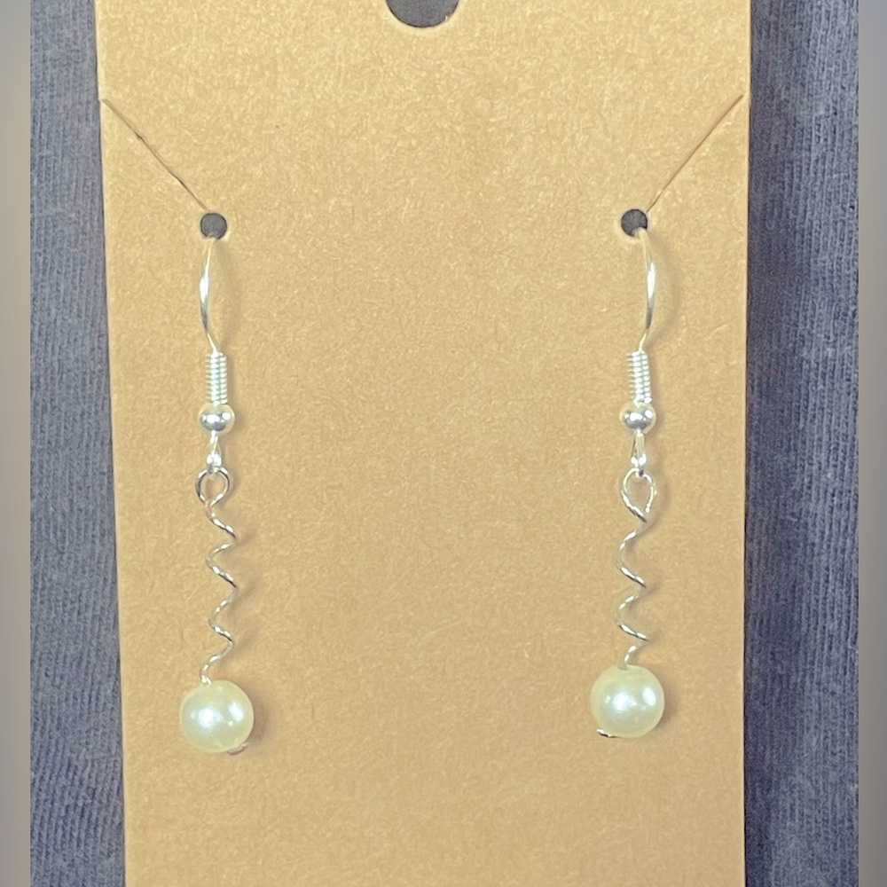 Handmade dangle spiral pearl earrings